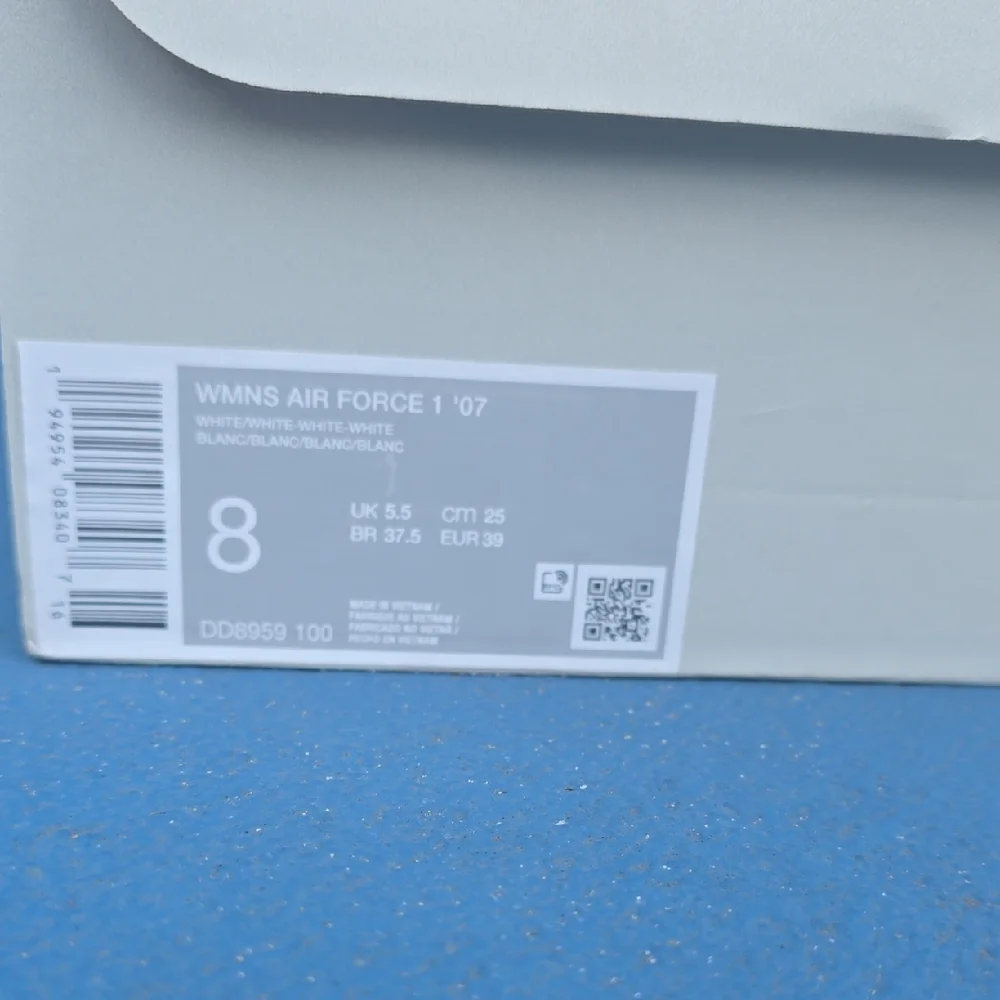 Nike Women's White Sneakers - Picture 2 of 8